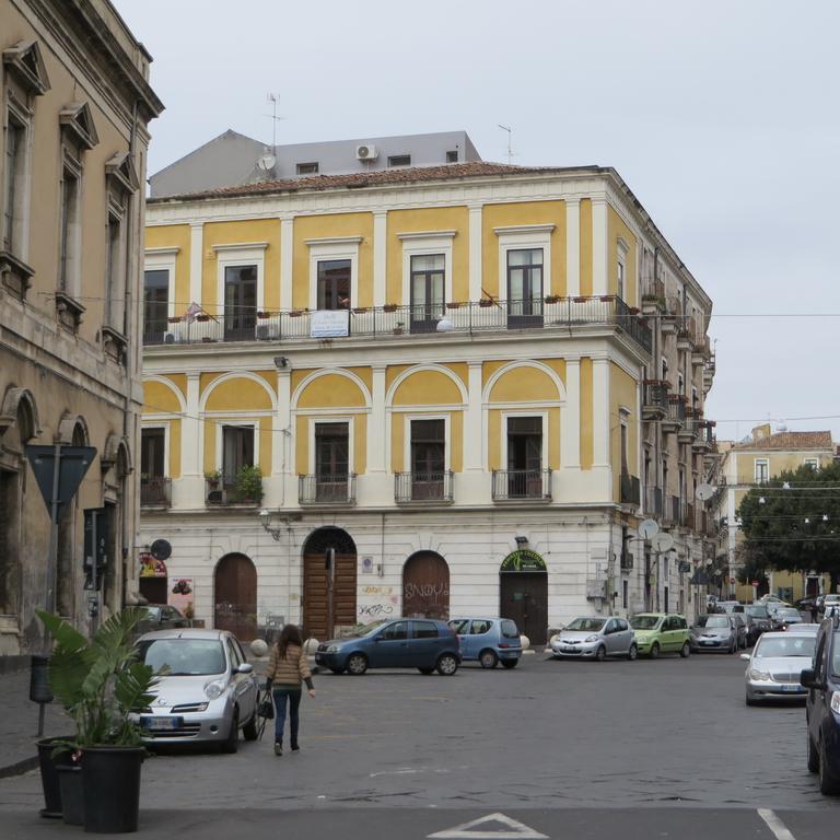 B&B Al Teatro Massimo Catania Exterior photo