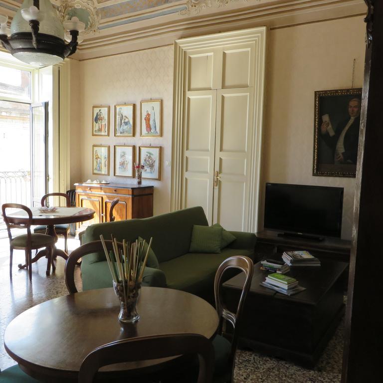 B&B Al Teatro Massimo Catania Exterior photo