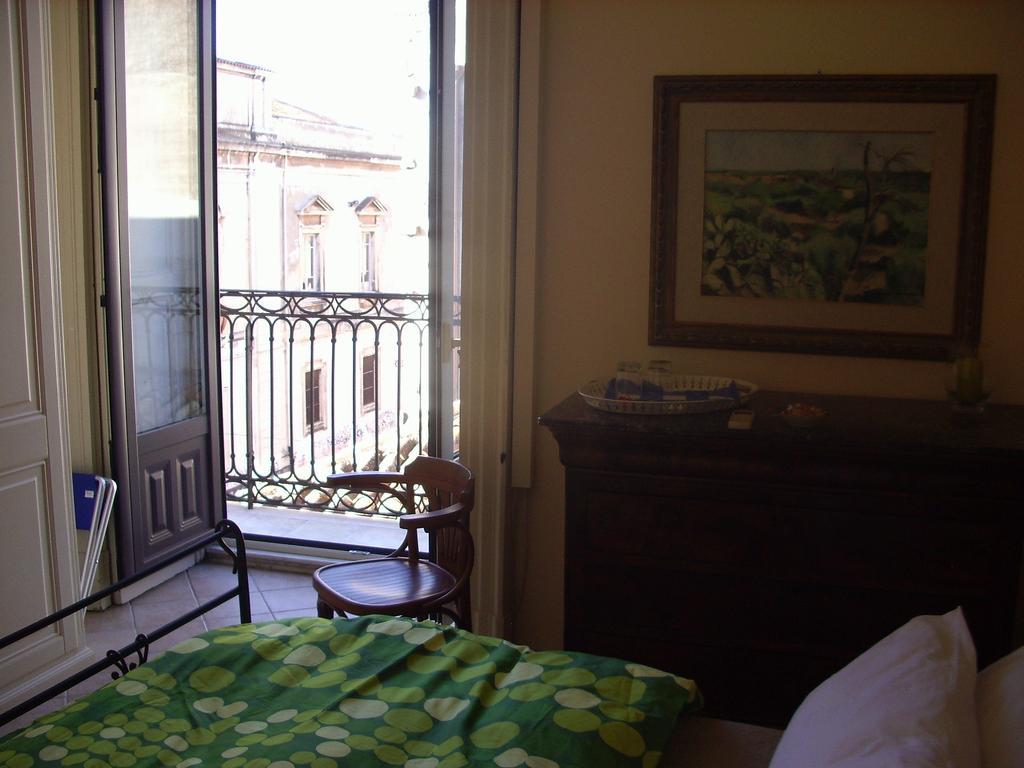 B&B Al Teatro Massimo Catania Exterior photo