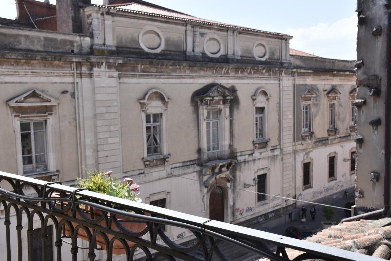 B&B Al Teatro Massimo Catania Exterior photo