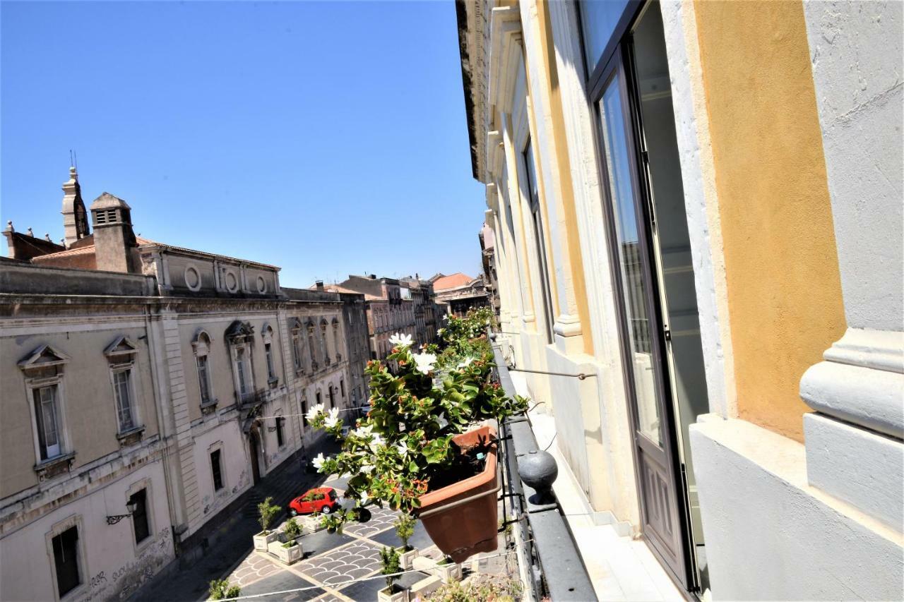 B&B Al Teatro Massimo Catania Exterior photo