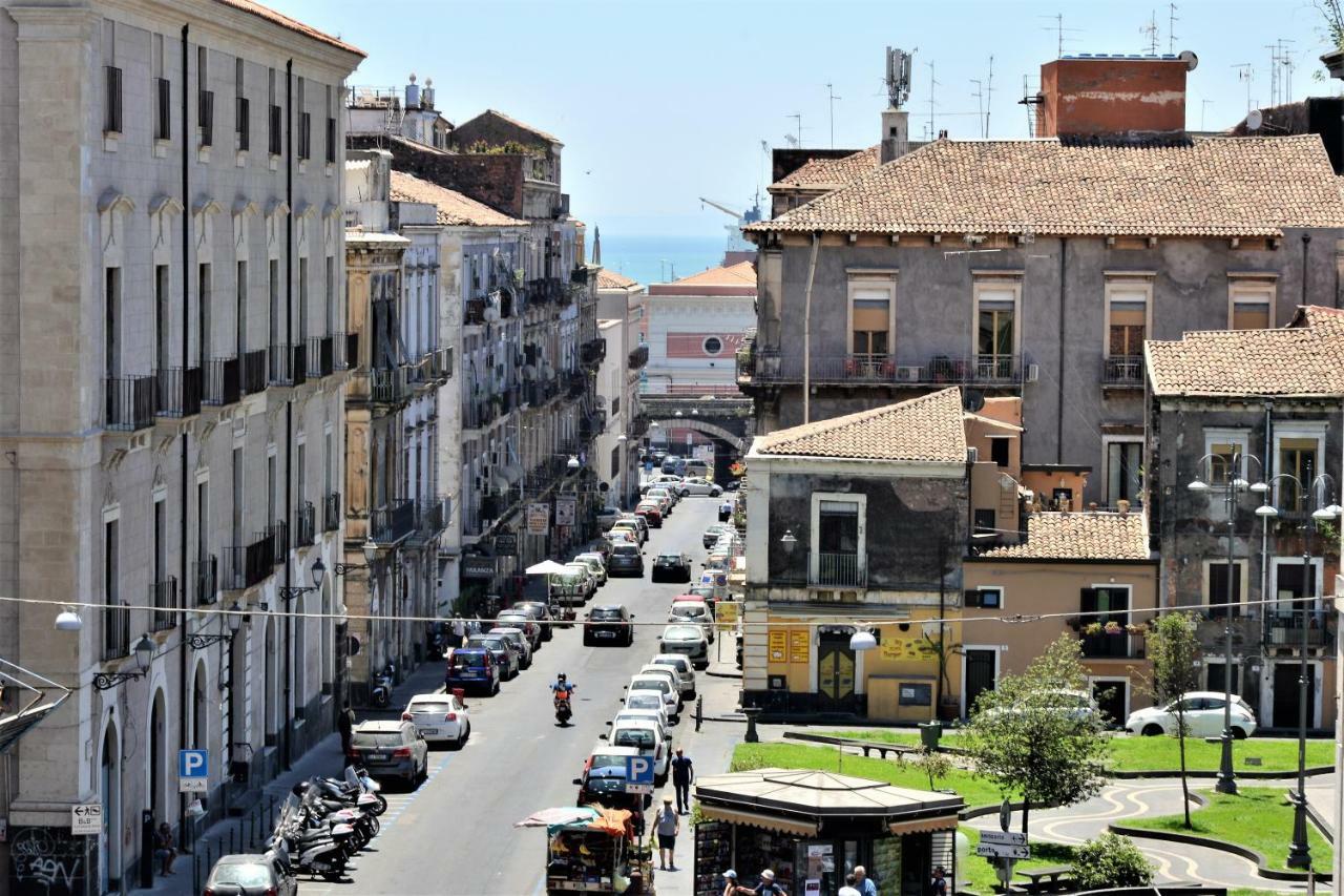 B&B Al Teatro Massimo Catania Exterior photo